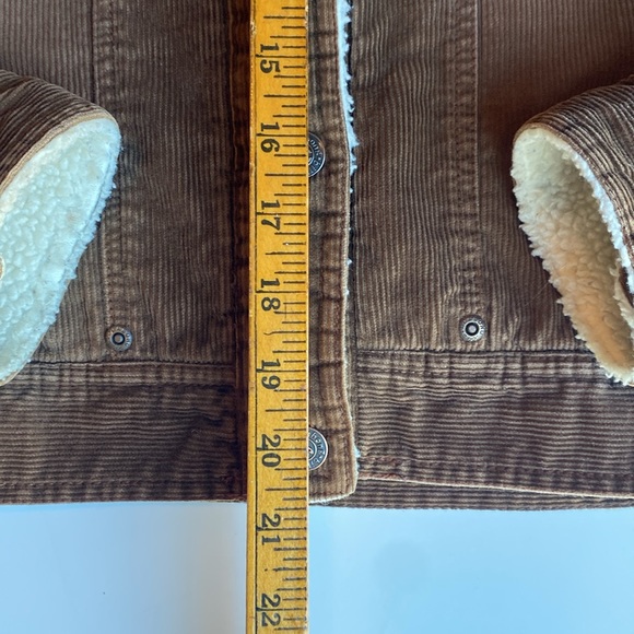 Get your Gilmore vibes with this Billabong corduroy Sherpa jacket - Picture 7 of 10